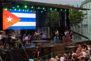 Presentan En La Habana Album Blanco Para Silvio Rodriguez C50fd1c4 A0c0 46a0 B1d7 8a1c8b24da5e Medialjnimgndimagefullsize 300x200