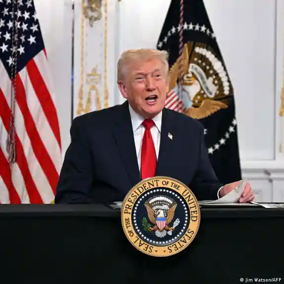 Trump anuncia inminentes operaciones terrestres en Venezuela y advierte a Colombia trump