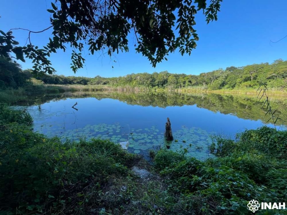 Hallan conjunto arqueológico cerca del parque ejidal Oxwatz, en Yucatán hallan piramide