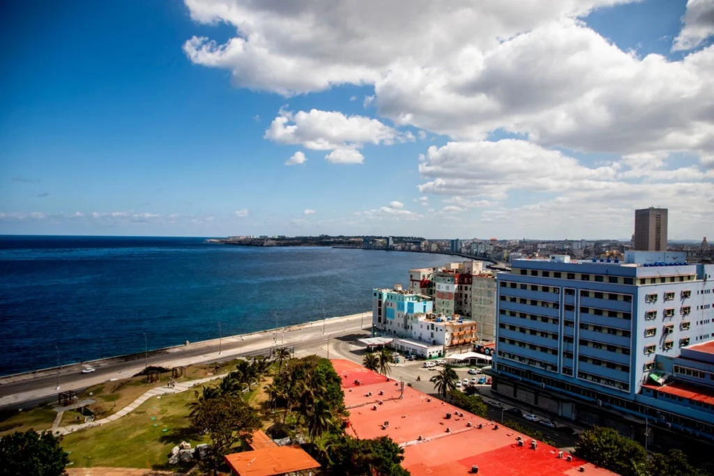 Cuba: crisis de combustible impacta al debilitado sector delturismo extranjero cuba crisis de combustible impacta al debilitado sector del turismo extranjero 5d28835f 3a0c 4c0a 881a b6086cab235f medialjnimgndimage=fullsize