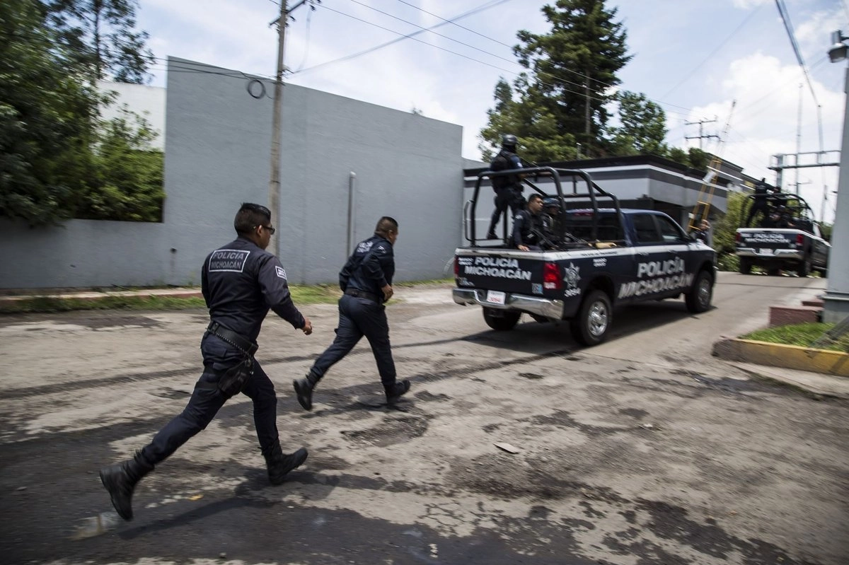 michoacan trasladan al penal de mil cumbres a policias senalados por vinculos con el cjng 9673f030 4415 48bd a80a 2688d9d8568b medialjnimgndimage=fullsize