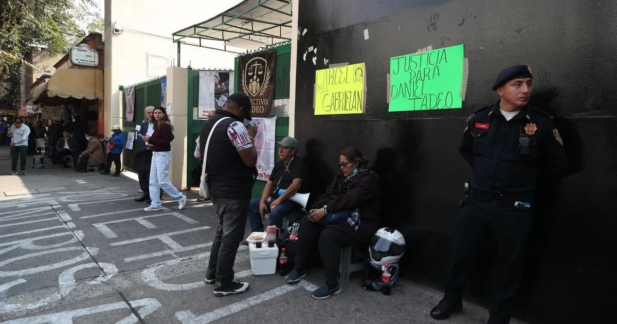 vinculan a proceso a familiares