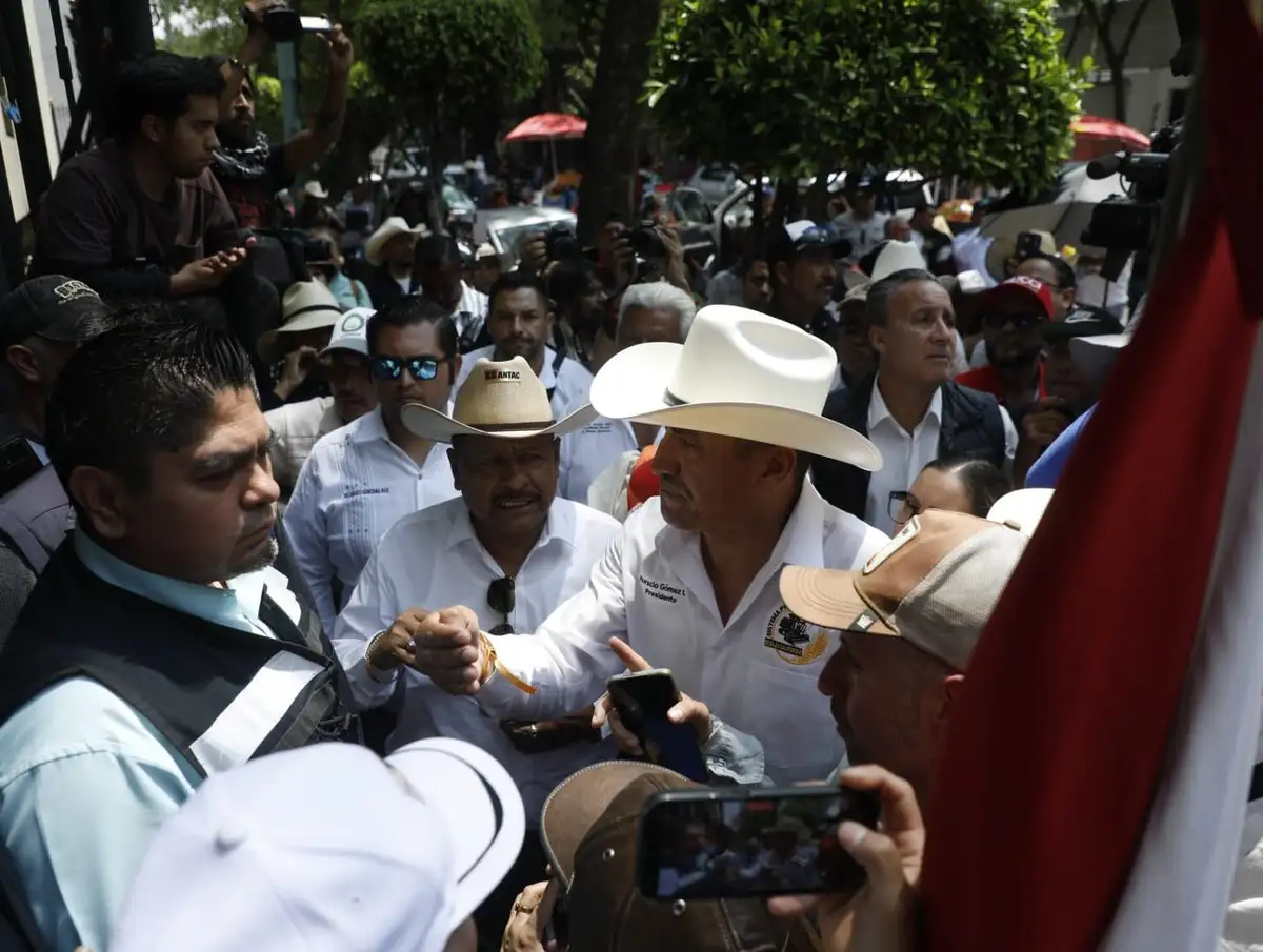 agricultores y transportistas acuerdan retomar dialogo con gobernacion tras seis horas de bloqueos y protestas bad7c941 eae1 42cf 9e6e 874e1a1eed92 media