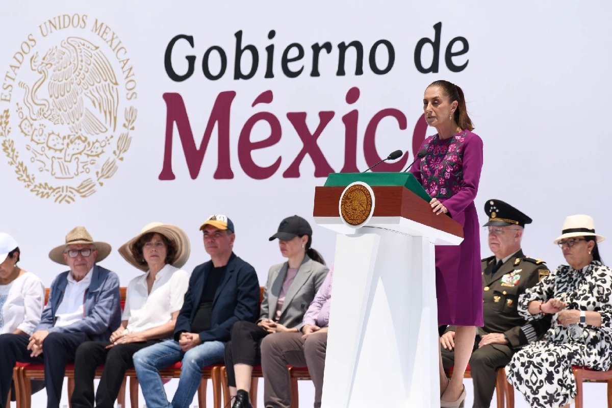 Sheinbaum destaca a la educación pública y llama a defender la soberanía nacional shienbaum arremete contra la oposicion y llama a defender la soberania destaca logros economicos y de inversion