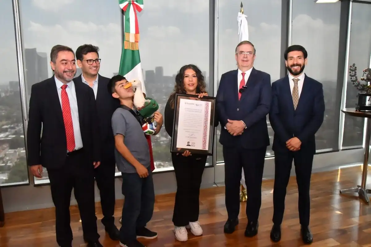 "Pato Merlín" inicia proceso para obtener registro oficial como marca el pato merlin ya es marca registrada la se y el impi entregan registro a su duena a5e52746 2bf1 4fe7 b081 2058843c4e80 media