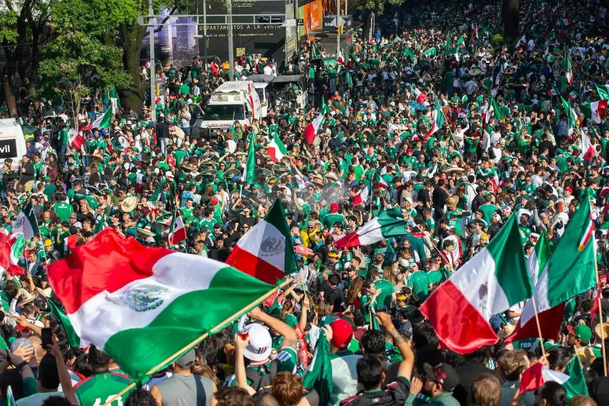Mexicanos en Pekín celebran el debut triunfal del Tri mexicanos que residen en pekin disfrutan de la fiesta mundialera en la embajada 3ecf6e63 dff1 4e6e b067 a02263f85e4c media