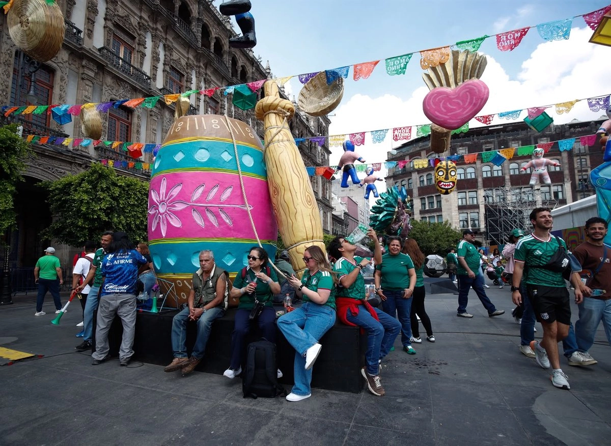Garibaldi vive la fiesta mundialista al ritmo de mariachi y futbol plaza garibaldi se convierte en epicentro de la fiesta mundialista mexicana 07cfdcda f9df 49a6 ac6f 243fef6f7fe3 medialjnimgndimage=fullsize