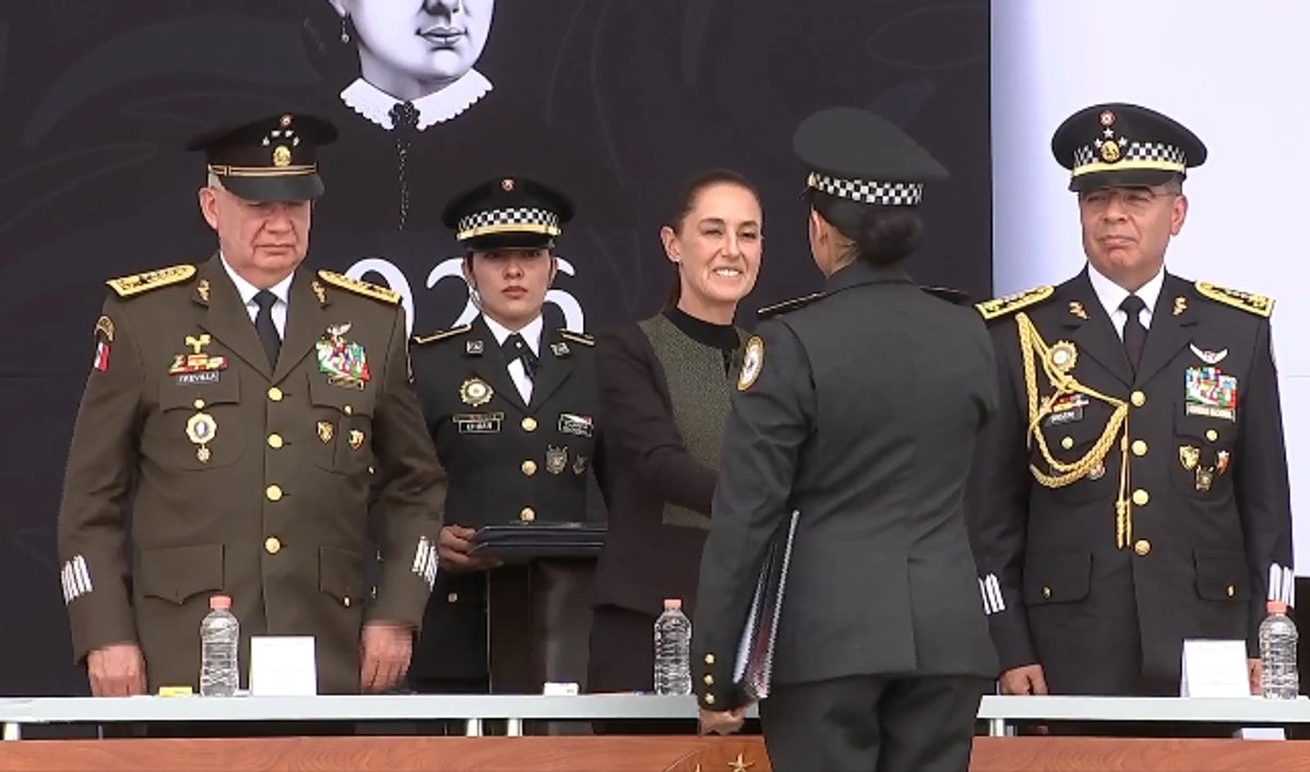 Sheinbaum reconoce a elementos de la Guardia Nacional por operativos, decomisos y actos de honestidad sheinbaum condecora a guardias nacionales por operativo en teotihuacan decomisos y actos de honestidad e0b8db8e 3279 4496 9839 ffdccbd13fa6 medialjnimgndimage=fullsize